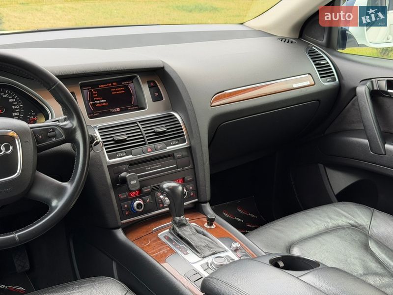 Внедорожник / Кроссовер Audi Q7 2011 в Ужгороде
