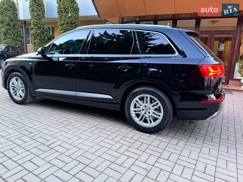 Внедорожник / Кроссовер Audi Q7 2016 в Хмельницком