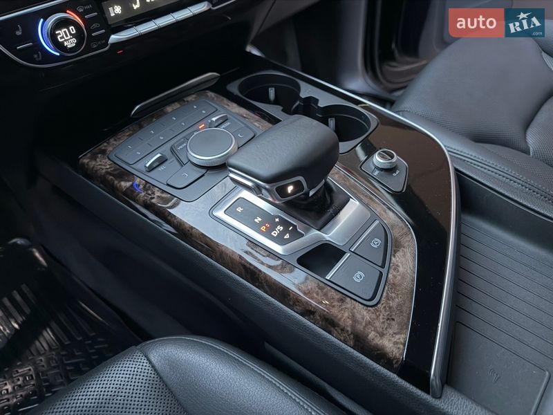 Внедорожник / Кроссовер Audi Q7 2016 в Хмельницком