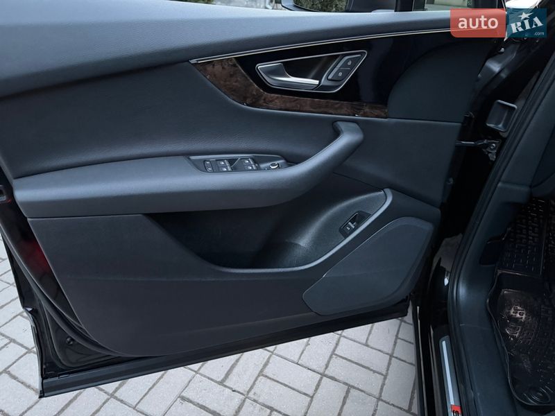 Внедорожник / Кроссовер Audi Q7 2016 в Хмельницком