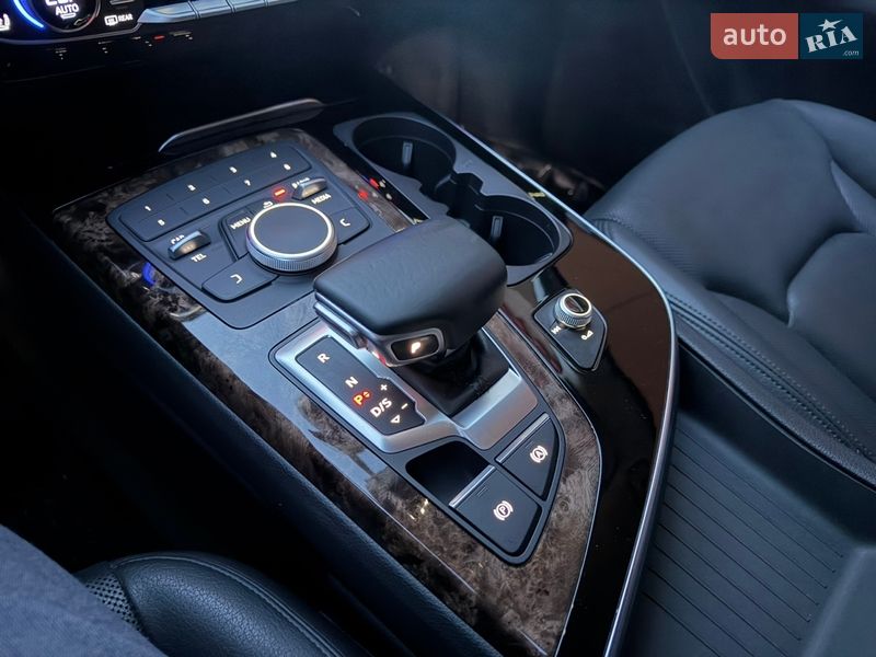 Внедорожник / Кроссовер Audi Q7 2016 в Хмельницком