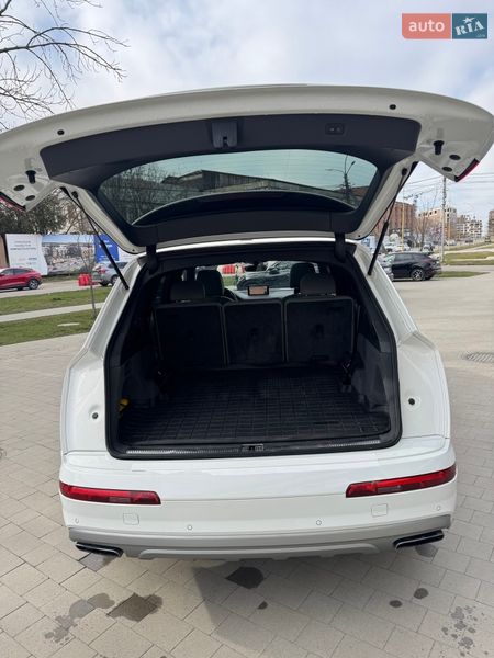 Внедорожник / Кроссовер Audi Q7 2018 в Ужгороде