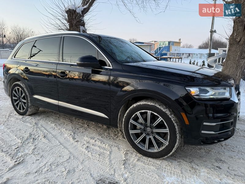 2017 Audi Q7, VIN WA1AAAF74HD005566:plate — фото 1 (autoria)