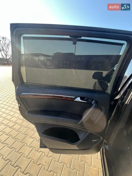Внедорожник / Кроссовер Audi Q7 2011 в Нововолынске
