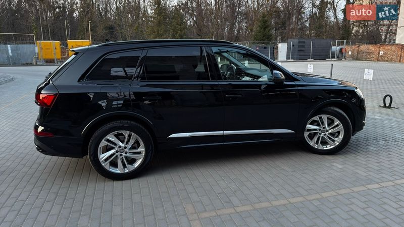 Позашляховик / Кросовер Audi Q7 2019 в Львові