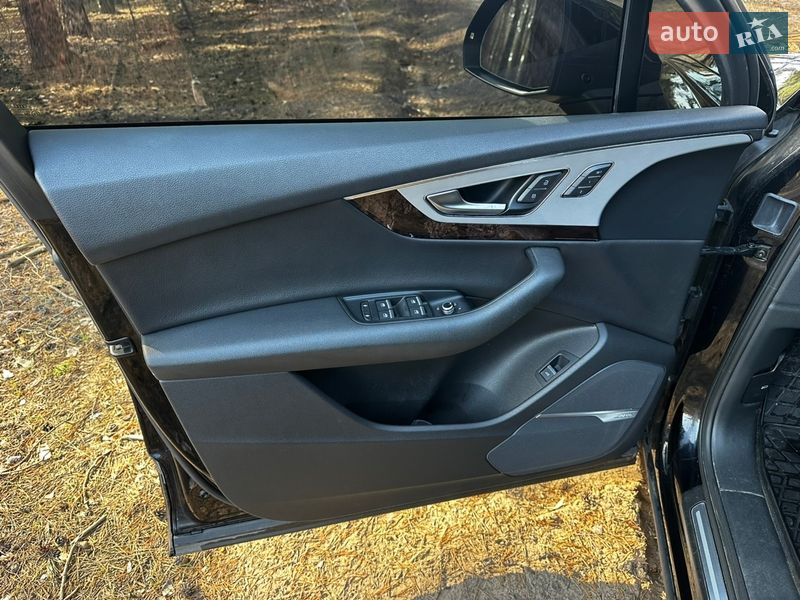 Внедорожник / Кроссовер Audi Q7 2019 в Полтаве