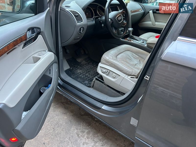Внедорожник / Кроссовер Audi Q7 2013 в Измаиле