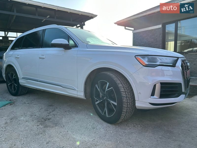 Позашляховик / Кросовер Audi Q7 2021 в Києві