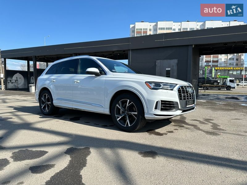 Позашляховик / Кросовер Audi Q7 2021 в Києві