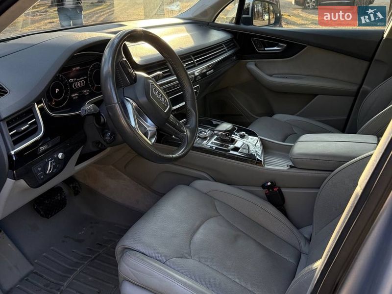 Внедорожник / Кроссовер Audi Q7 2015 в Киеве