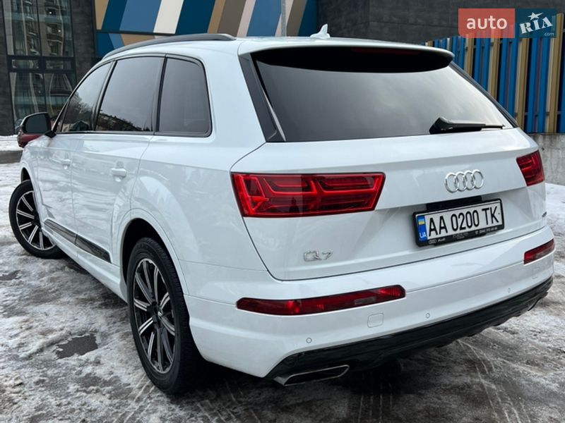 Внедорожник / Кроссовер Audi Q7 2019 в Киеве