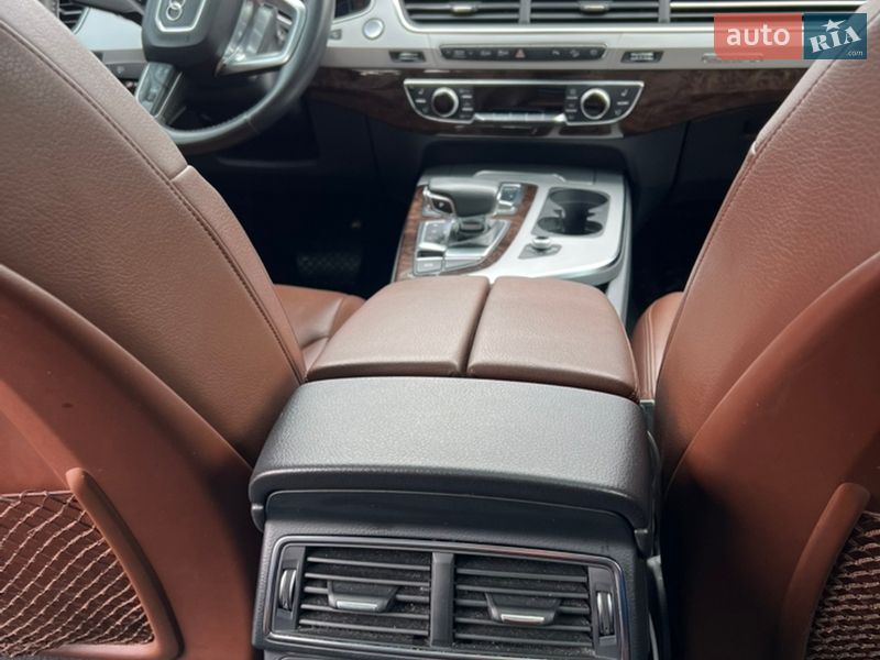 Внедорожник / Кроссовер Audi Q7 2019 в Киеве