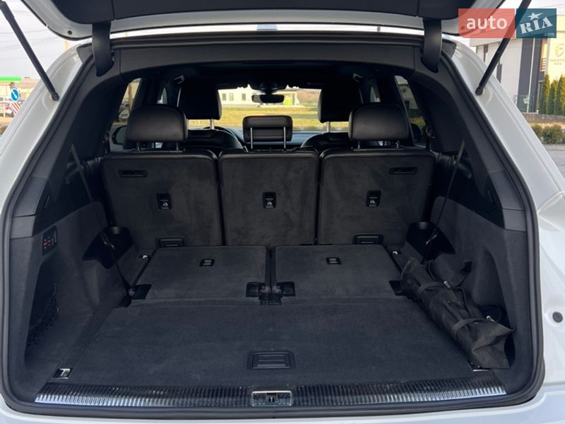 Внедорожник / Кроссовер Audi Q7 2016 в Хусте