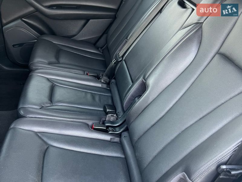 Внедорожник / Кроссовер Audi Q7 2016 в Хусте