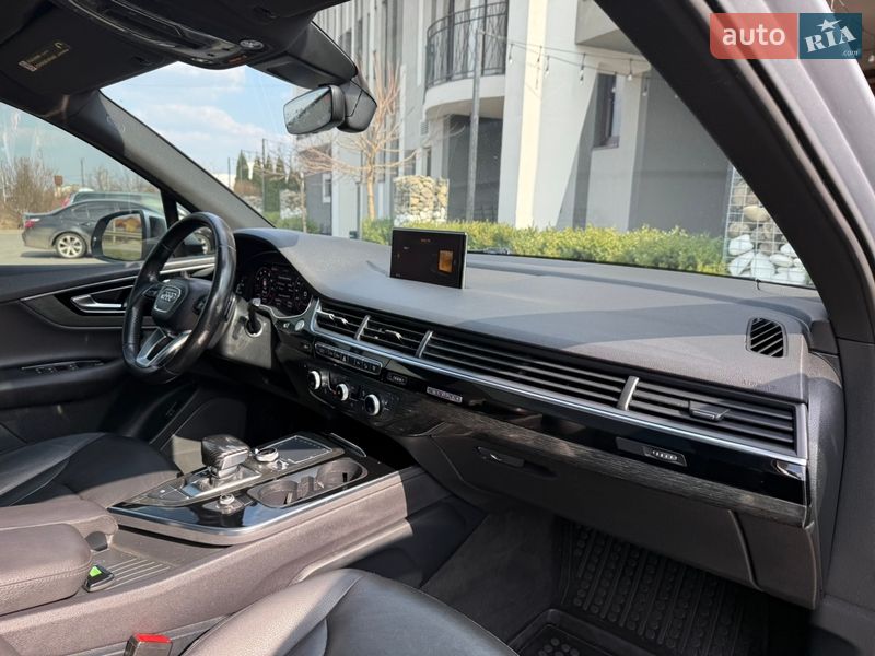 Внедорожник / Кроссовер Audi Q7 2017 в Стрые