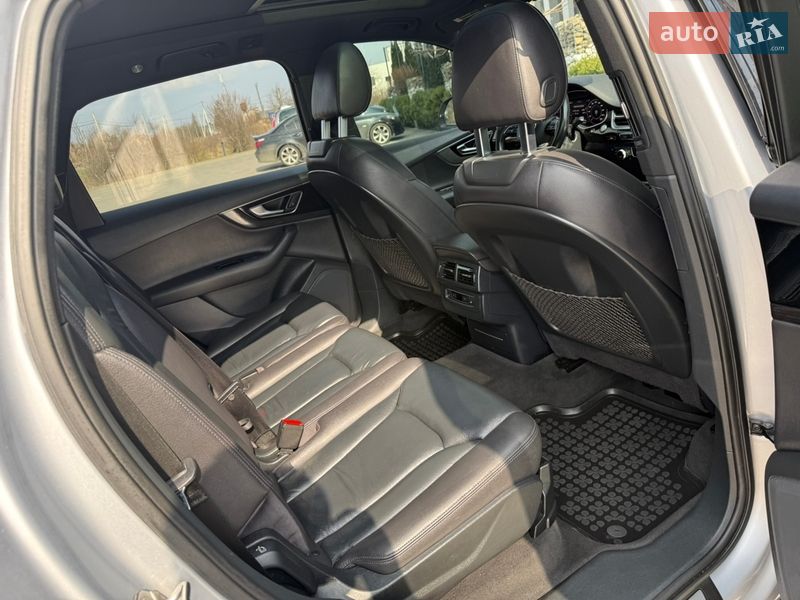 Внедорожник / Кроссовер Audi Q7 2017 в Стрые