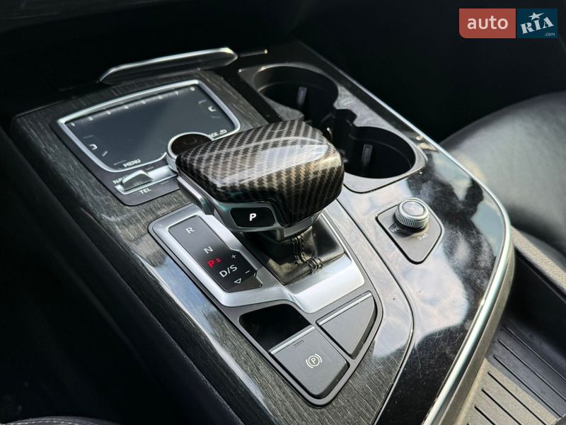 Внедорожник / Кроссовер Audi Q7 2017 в Стрые