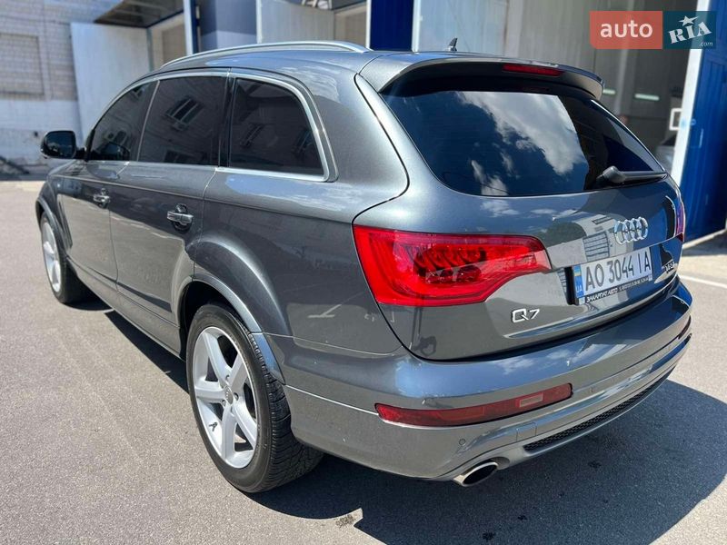 Внедорожник / Кроссовер Audi Q7 2011 в Мукачево