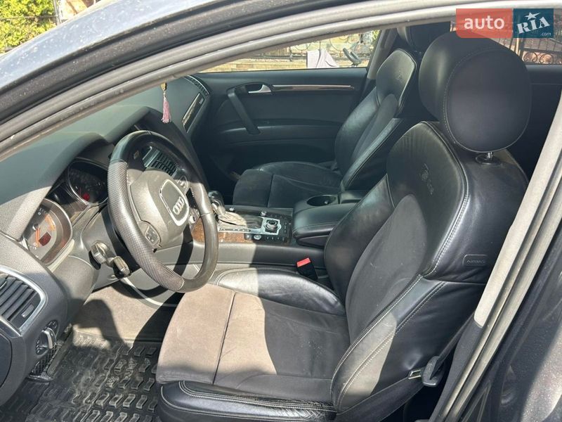 Внедорожник / Кроссовер Audi Q7 2011 в Мукачево
