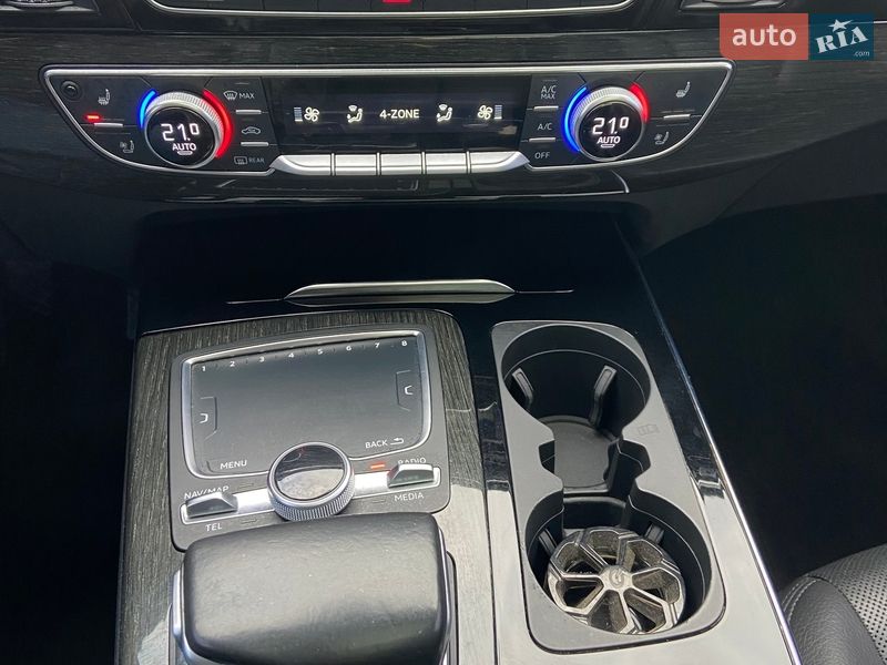 Внедорожник / Кроссовер Audi Q7 2016 в Черновцах