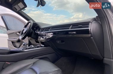 Внедорожник / Кроссовер Audi Q7 2016 в Черновцах