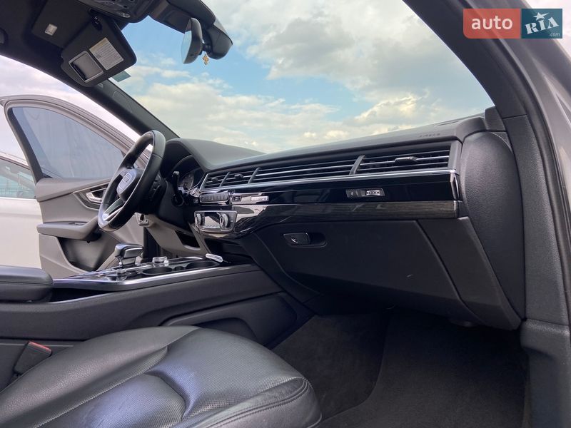 Внедорожник / Кроссовер Audi Q7 2016 в Черновцах