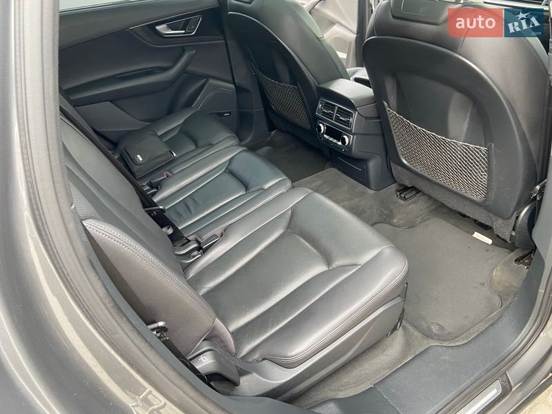 Внедорожник / Кроссовер Audi Q7 2016 в Черновцах