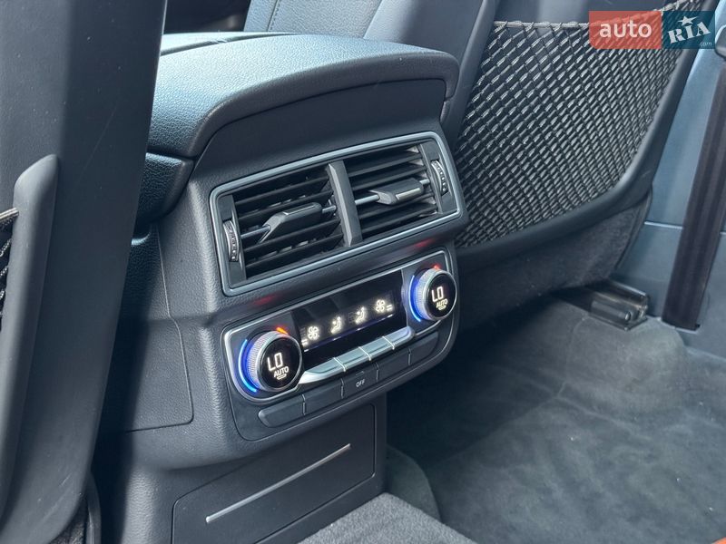 Внедорожник / Кроссовер Audi Q7 2016 в Киеве