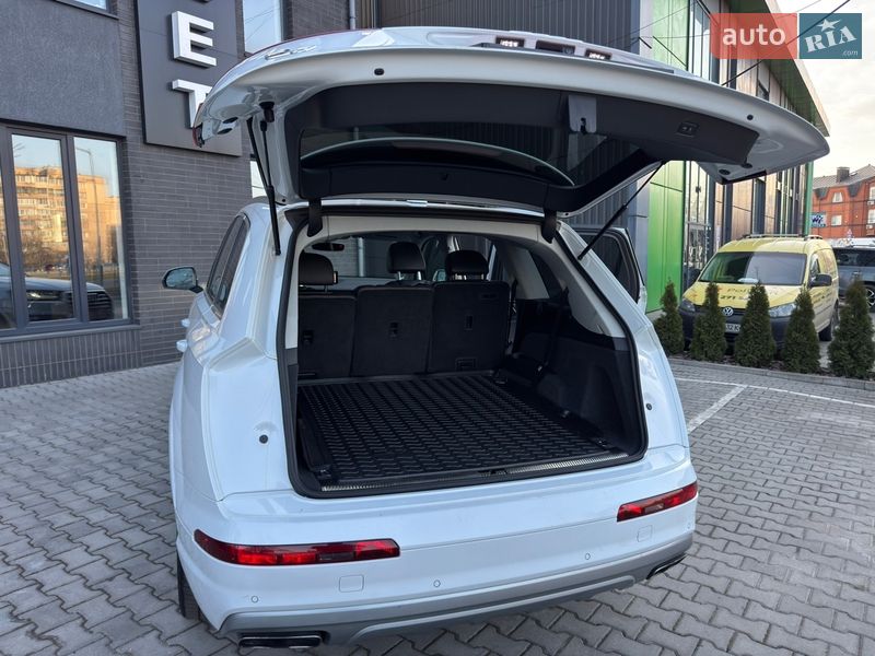Внедорожник / Кроссовер Audi Q7 2016 в Киеве