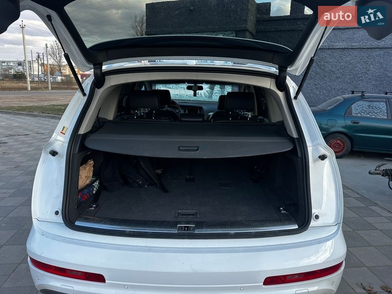 Позашляховик / Кросовер Audi Q7 2011 в Самборі