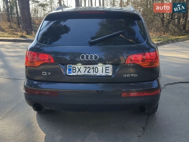 Внедорожник / Кроссовер Audi Q7 2006 в Нетешине