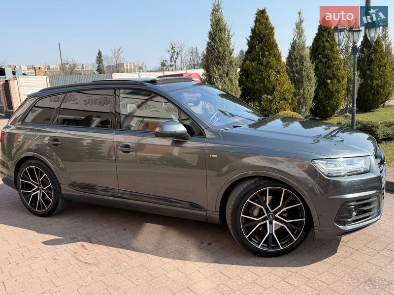 Внедорожник / Кроссовер Audi Q7 2016 в Стрые