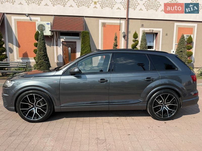 Внедорожник / Кроссовер Audi Q7 2016 в Стрые