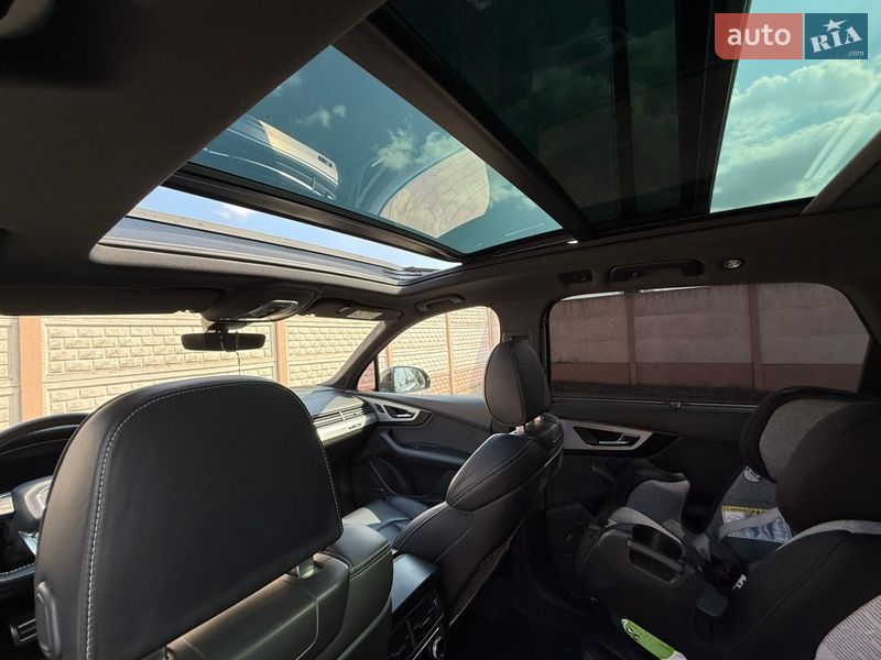 Внедорожник / Кроссовер Audi Q7 2016 в Стрые