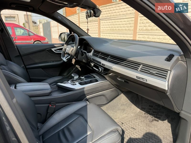 Внедорожник / Кроссовер Audi Q7 2016 в Стрые
