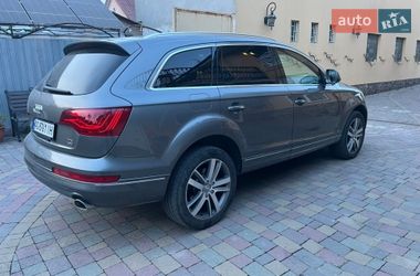 Позашляховик / Кросовер Audi Q7 2015 в Ужгороді