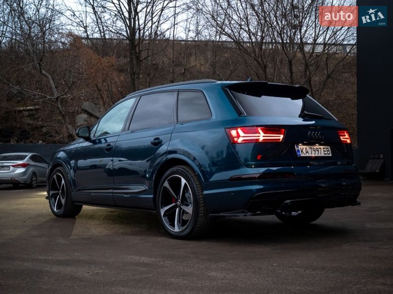 Позашляховик / Кросовер Audi Q7 2019 в Києві