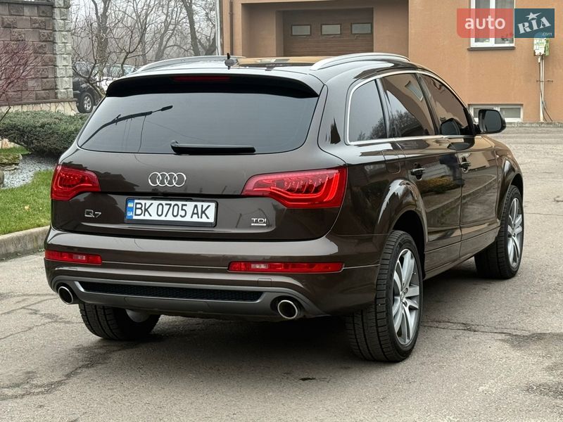 Позашляховик / Кросовер Audi Q7 2010 в Рівному