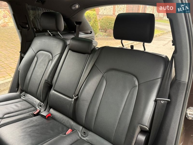 Позашляховик / Кросовер Audi Q7 2010 в Рівному
