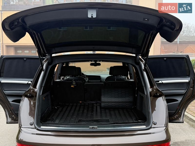 Позашляховик / Кросовер Audi Q7 2010 в Рівному