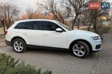 Внедорожник / Кроссовер Audi Q7 2017 в Киеве