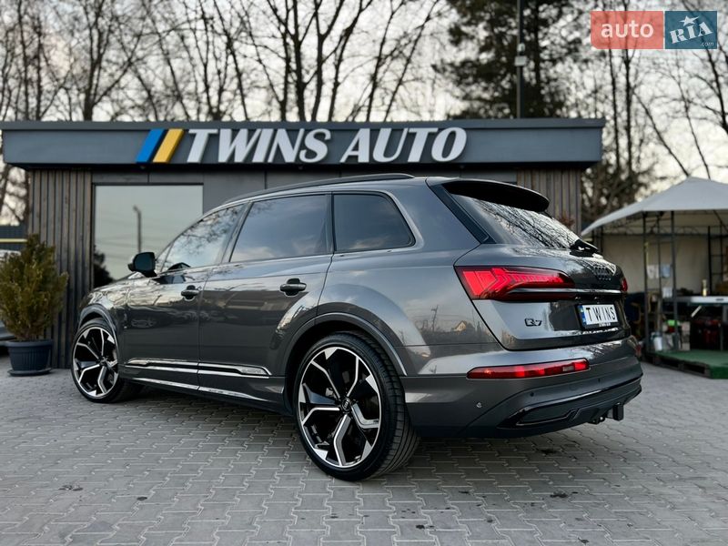 Позашляховик / Кросовер Audi Q7 2021 в Одесі