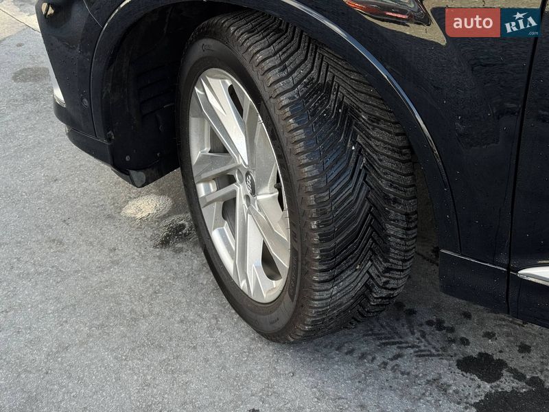 Позашляховик / Кросовер Audi Q7 2019 в Рівному