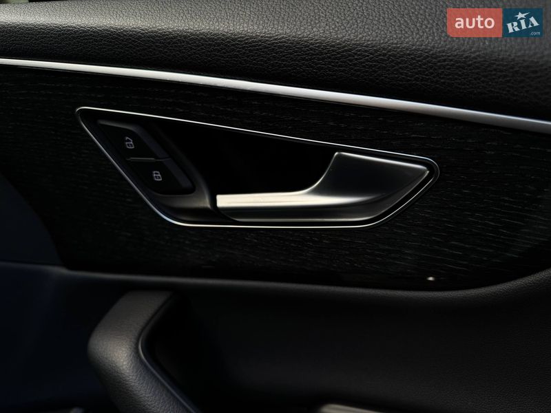 Позашляховик / Кросовер Audi Q7 2019 в Рівному