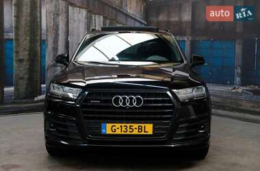 Позашляховик / Кросовер Audi Q7 2018 в Вараші