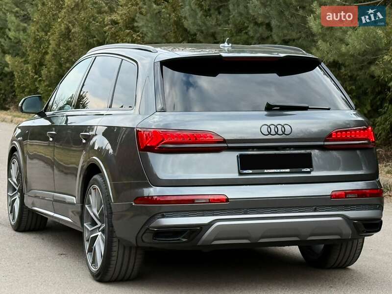 Внедорожник / Кроссовер Audi Q7 2020 в Ровно