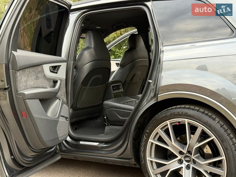 Внедорожник / Кроссовер Audi Q7 2020 в Ровно