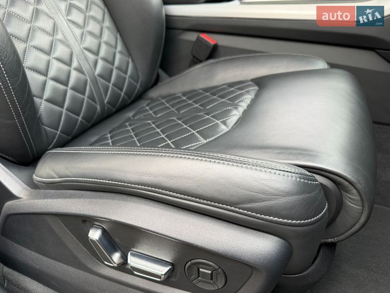 Внедорожник / Кроссовер Audi Q7 2020 в Ровно