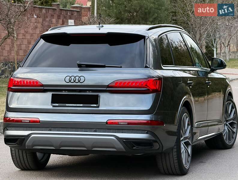 Внедорожник / Кроссовер Audi Q7 2020 в Ровно