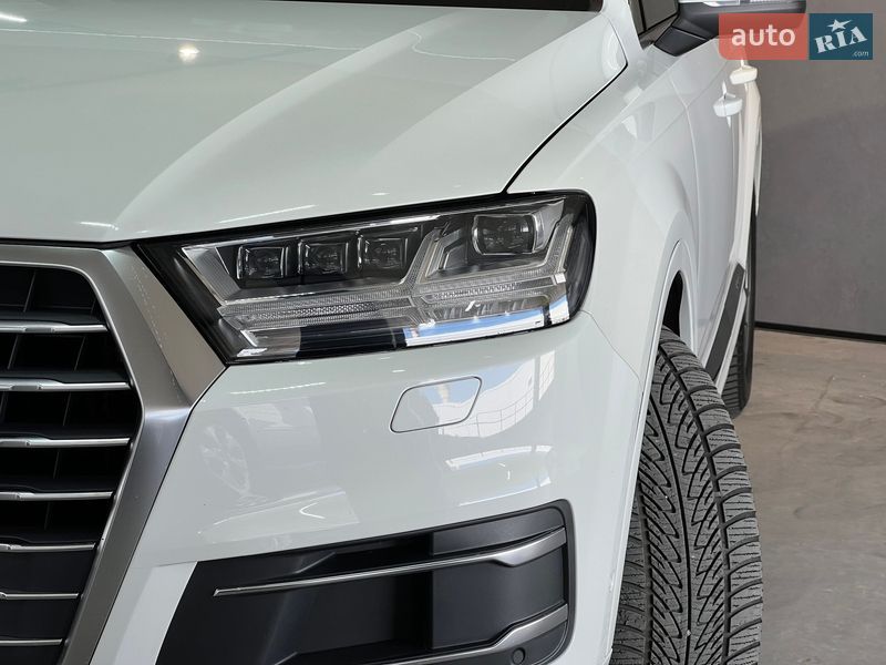 Позашляховик / Кросовер Audi Q7 2015 в Одесі